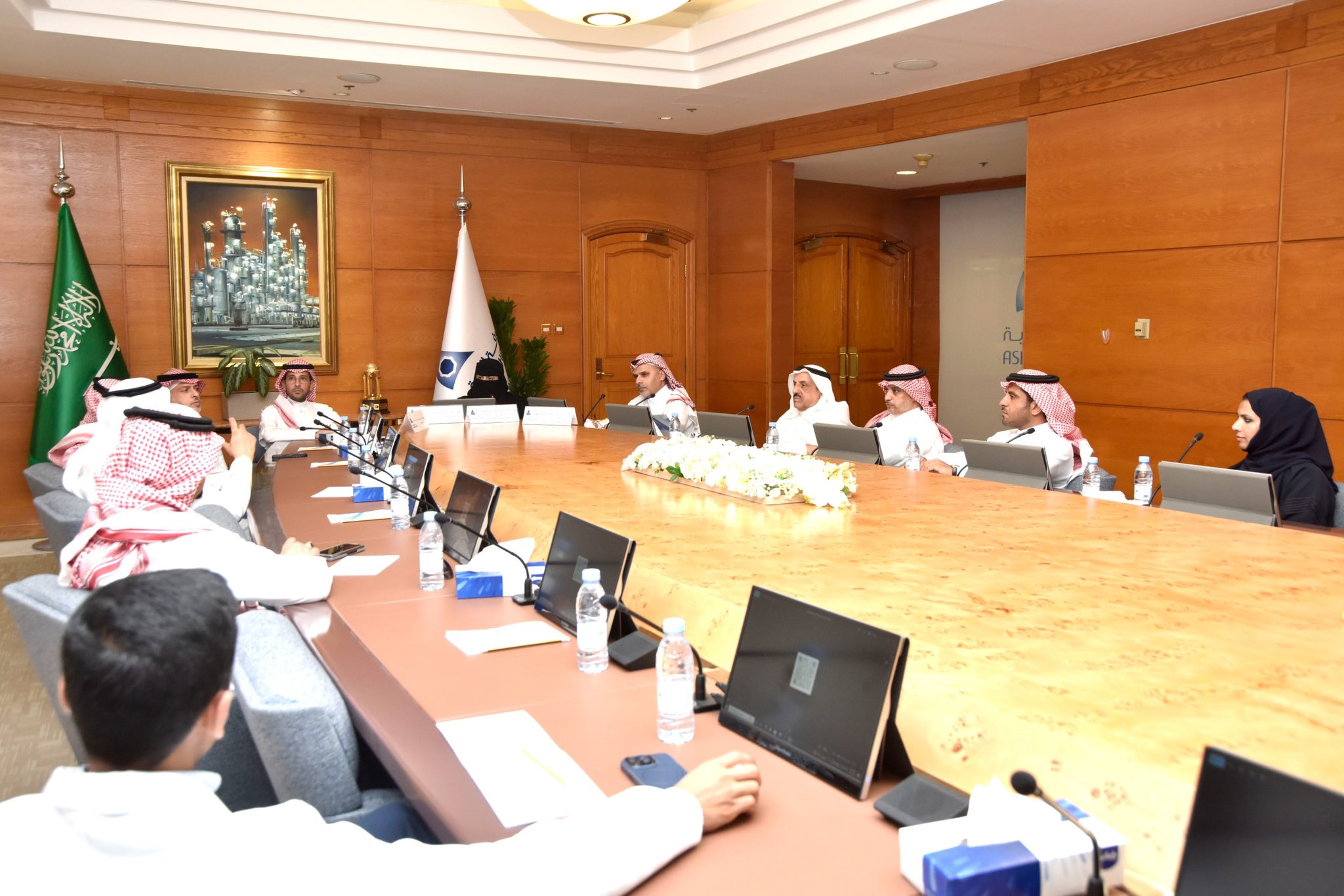 عقدت اللجنة الصحية بـ #غرفة_الشرقية اجتماعها برئاسة عبدالله الذكير، حيث استعرض خطة العمل للفترة المقبلة، واستضافت اللجنة ممثلي من الإدارة المساعدة لتعزيز الاستثمار بفرع وزارة الصحة بالمنطقة، والذي يأتي ضمن إطار تعزيز الشراكة بين القطاعات وتحقيق مستهدفات الخطة الاستراتيجية للوزارة
